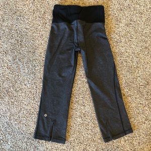 Lululemon crop yoga pants